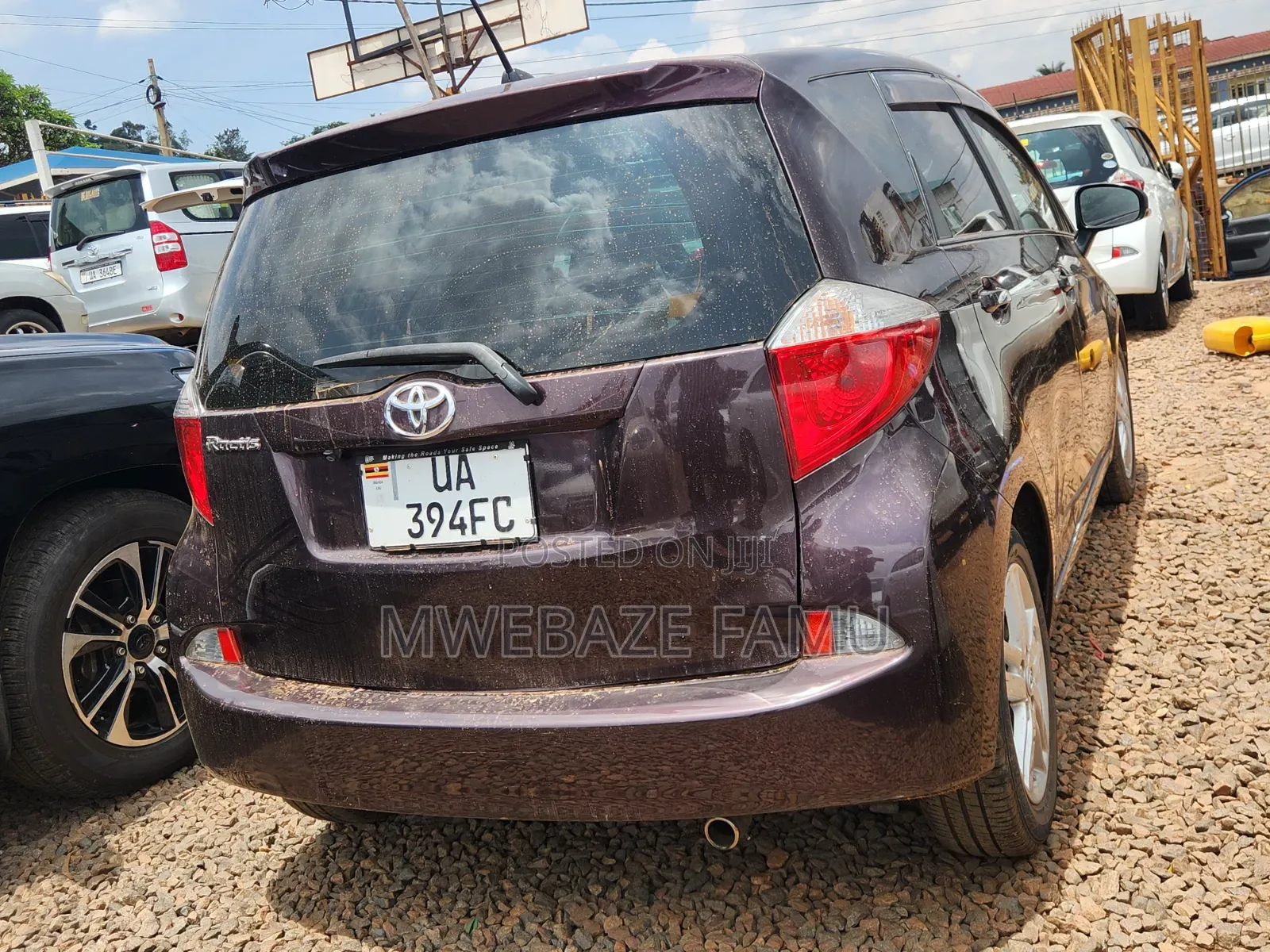 Toyota Ractis 2011 Brown