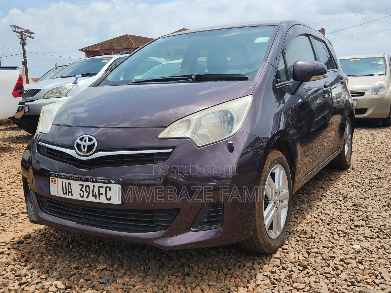 Toyota Ractis 2011 Brown