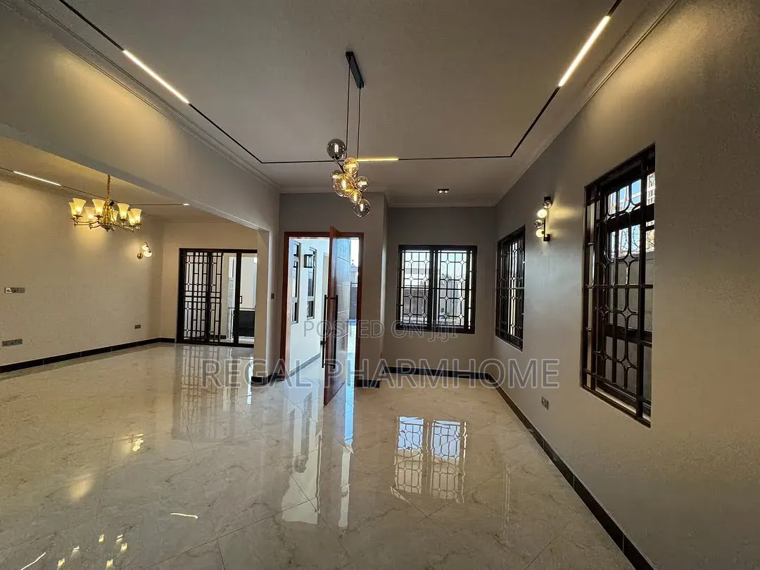 4bdrm Bungalow in Munyonyo Kigo, Central Division for rent