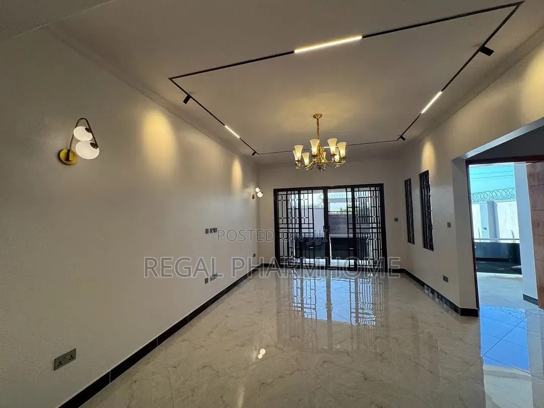 4bdrm Bungalow in Munyonyo Kigo, Central Division for rent