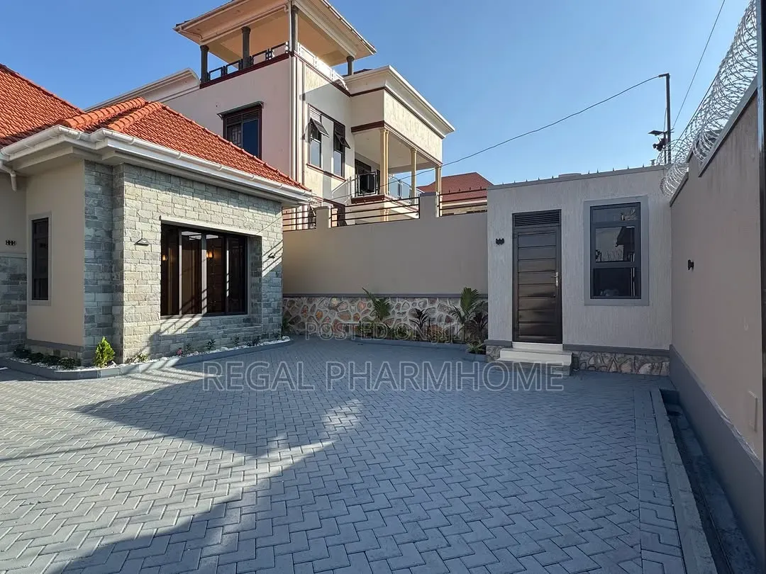 4bdrm Bungalow in Munyonyo Kigo, Central Division for rent