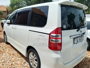 Toyota Noah 2013 White