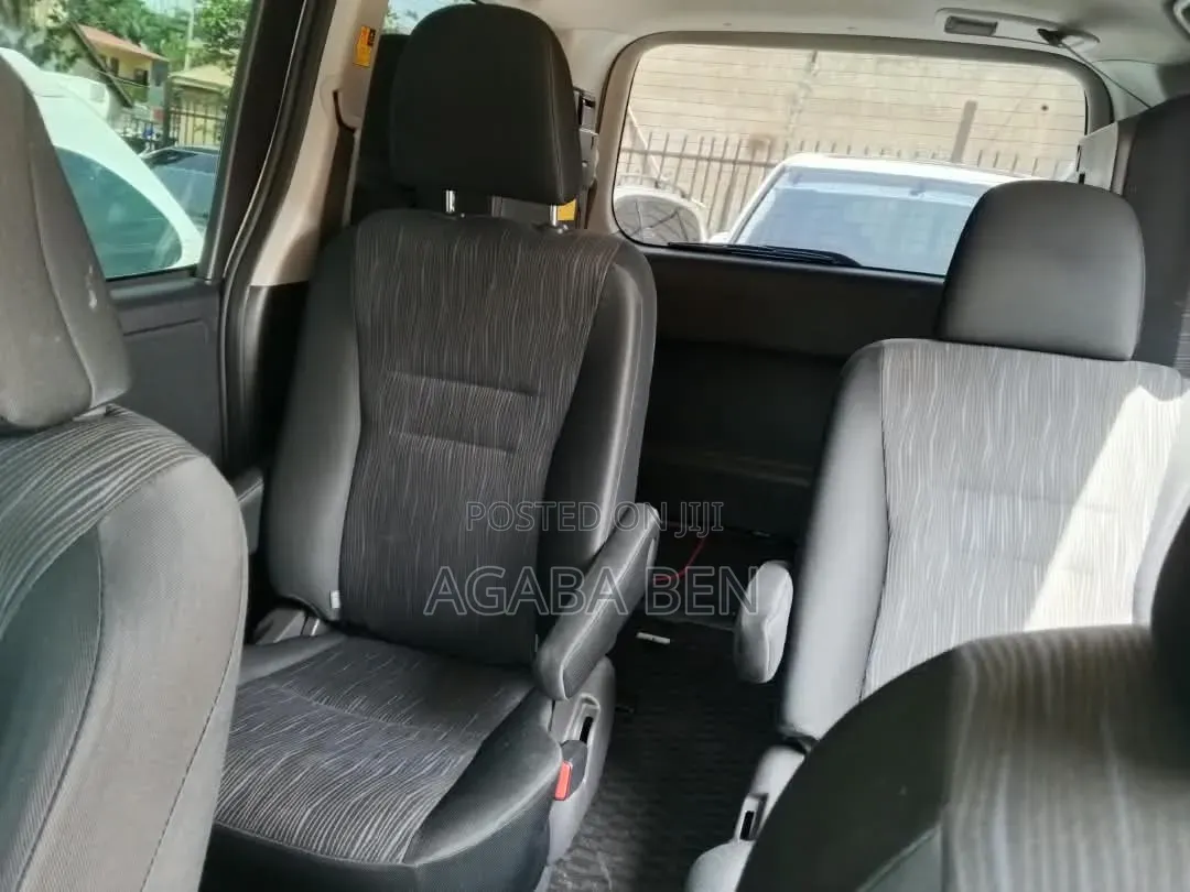 Toyota Noah 2013 White