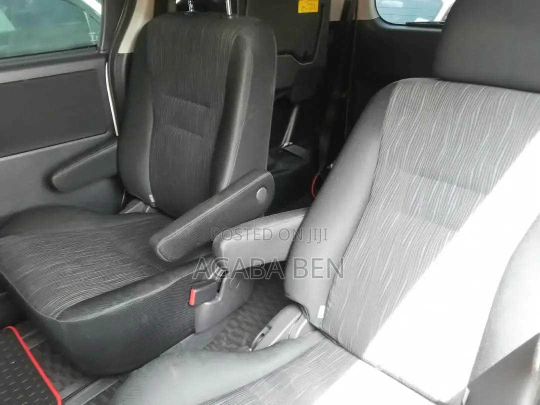 Toyota Noah 2013 White