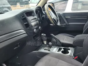 Mitsubishi Pajero 2014
