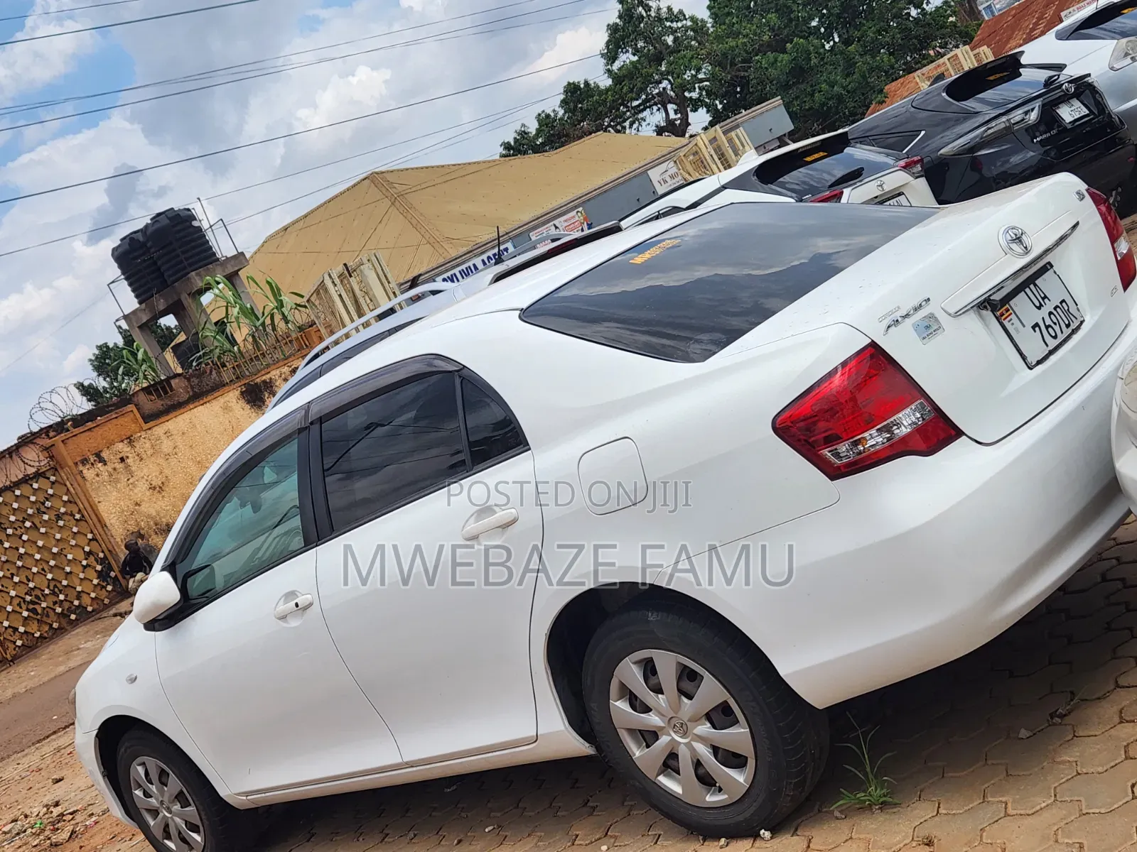 Toyota Axio 2011