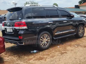Toyota Land Cruiser 2017 Black