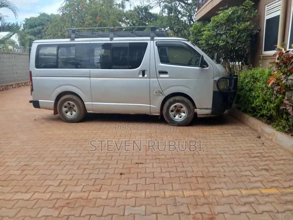 Toyota HiAce 2006 Silver
