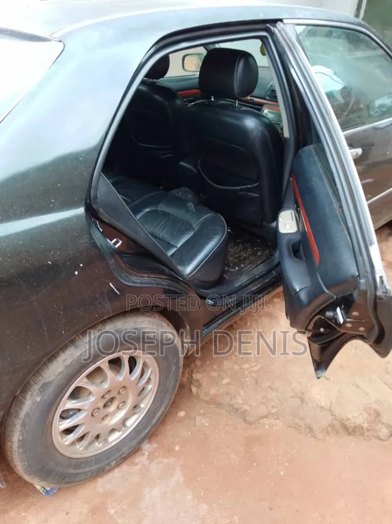 Toyota Progress 2.5 AWD 2000 Black