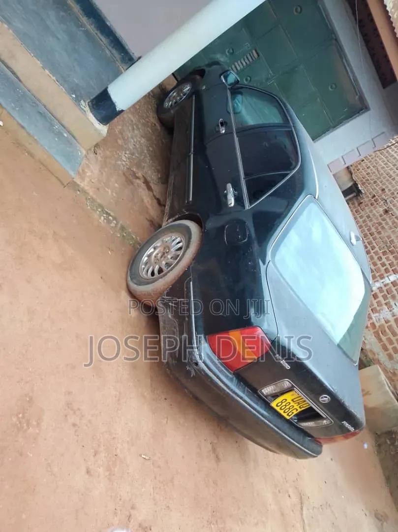 Toyota Progress 2.5 AWD 2000 Black