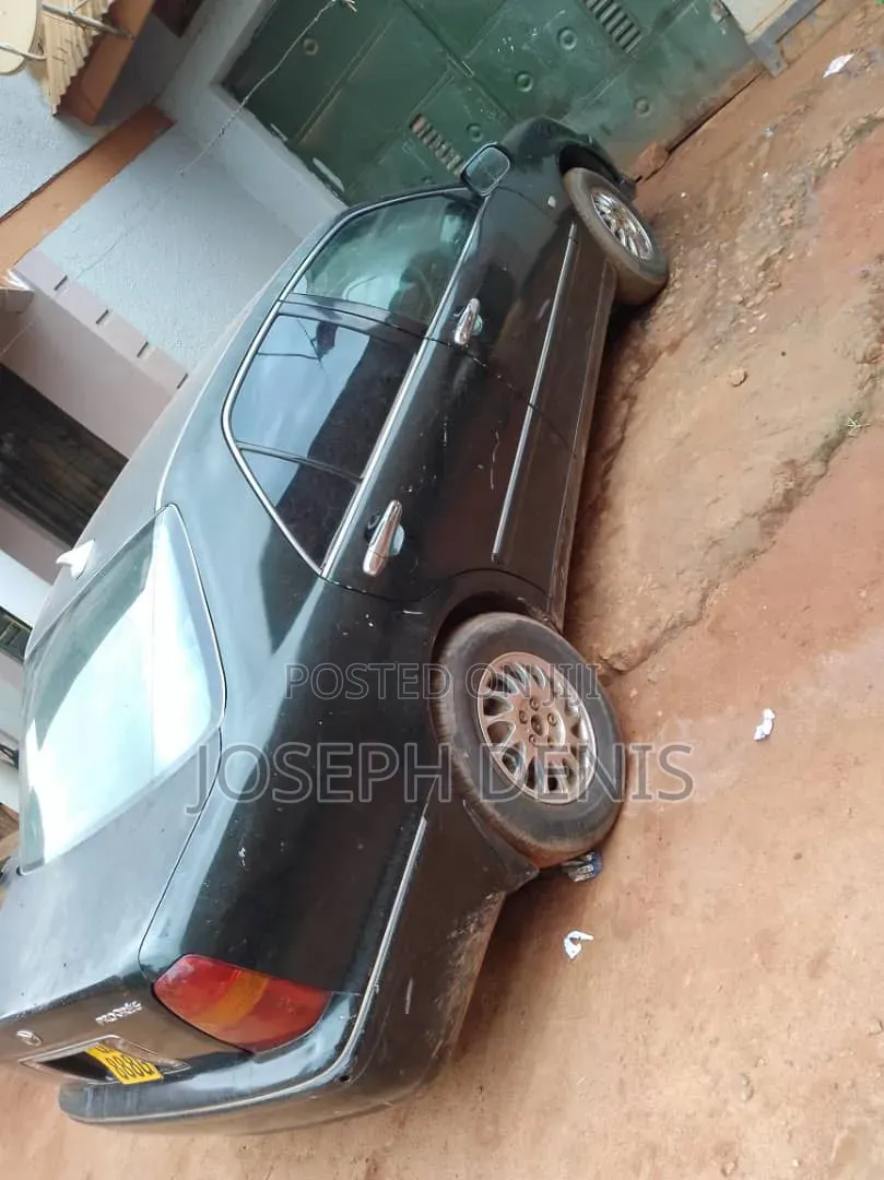 Toyota Progress 2.5 AWD 2000 Black
