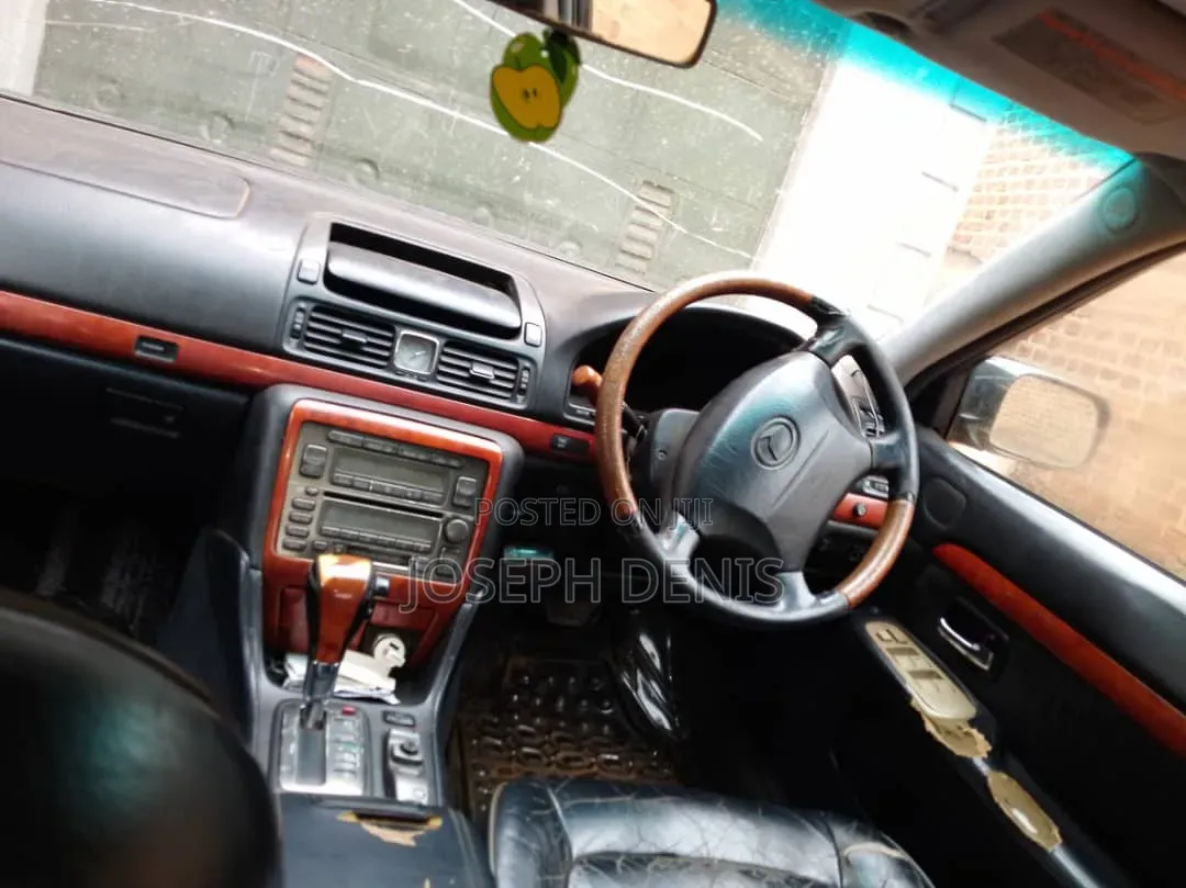 Toyota Progress 2.5 AWD 2000 Black