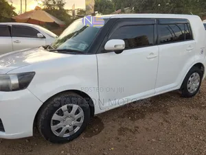 Toyota Corolla Rumion 2010 White