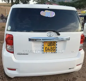 Toyota Corolla Rumion 2010 White