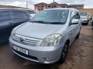 Toyota Raum 2006 Silver