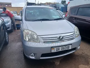 Toyota Raum 2006 Silver
