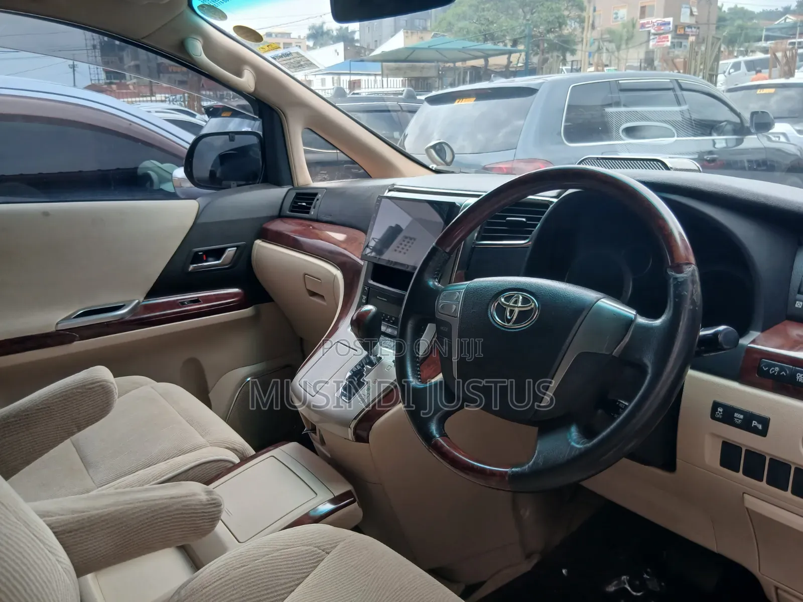 Toyota Alphard 2009 Silver