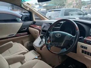 Toyota Alphard 2009 Silver