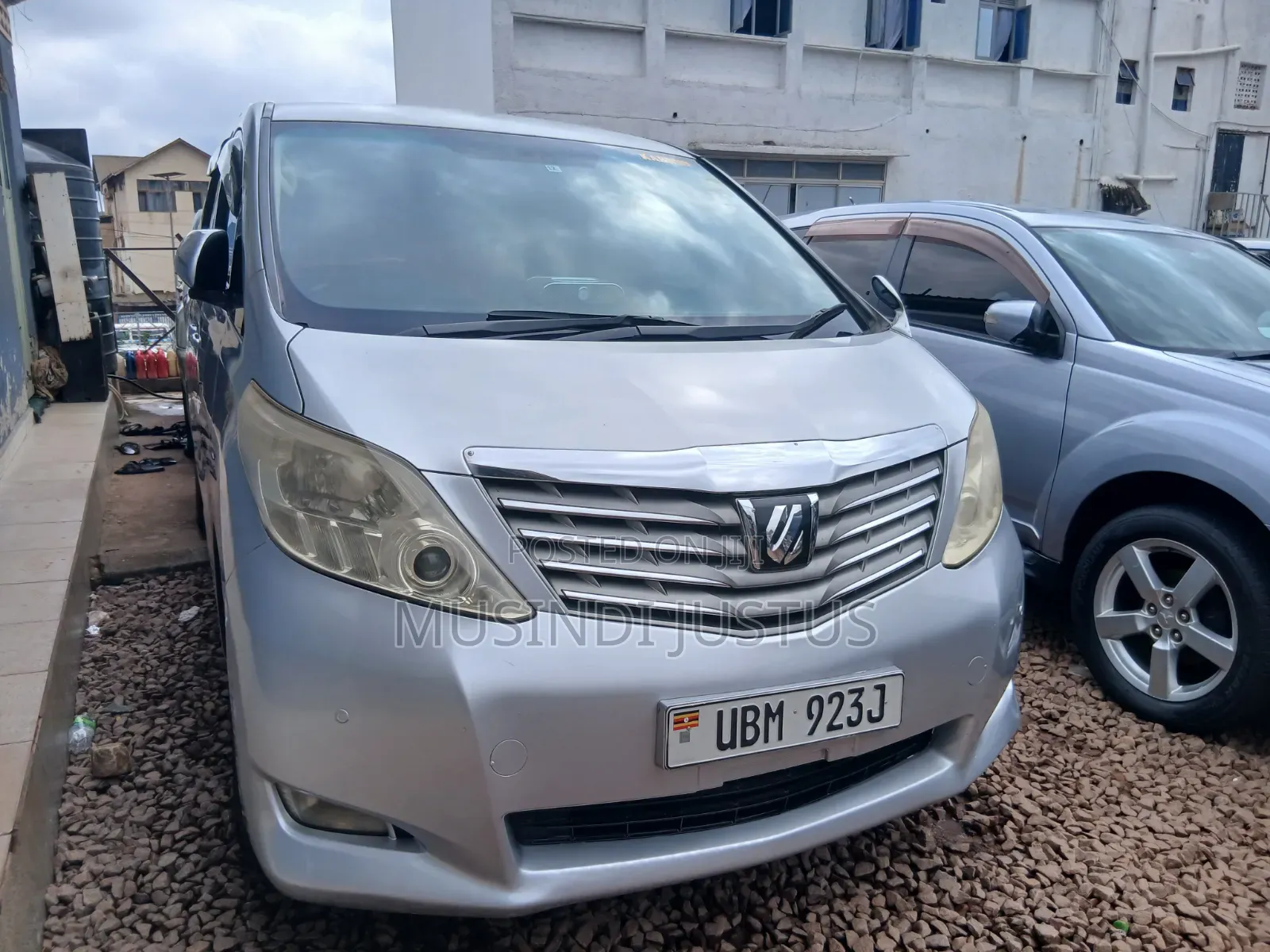 Toyota Alphard 2009 Silver