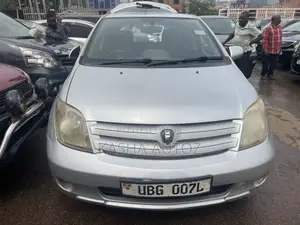Toyota IST 2006 White