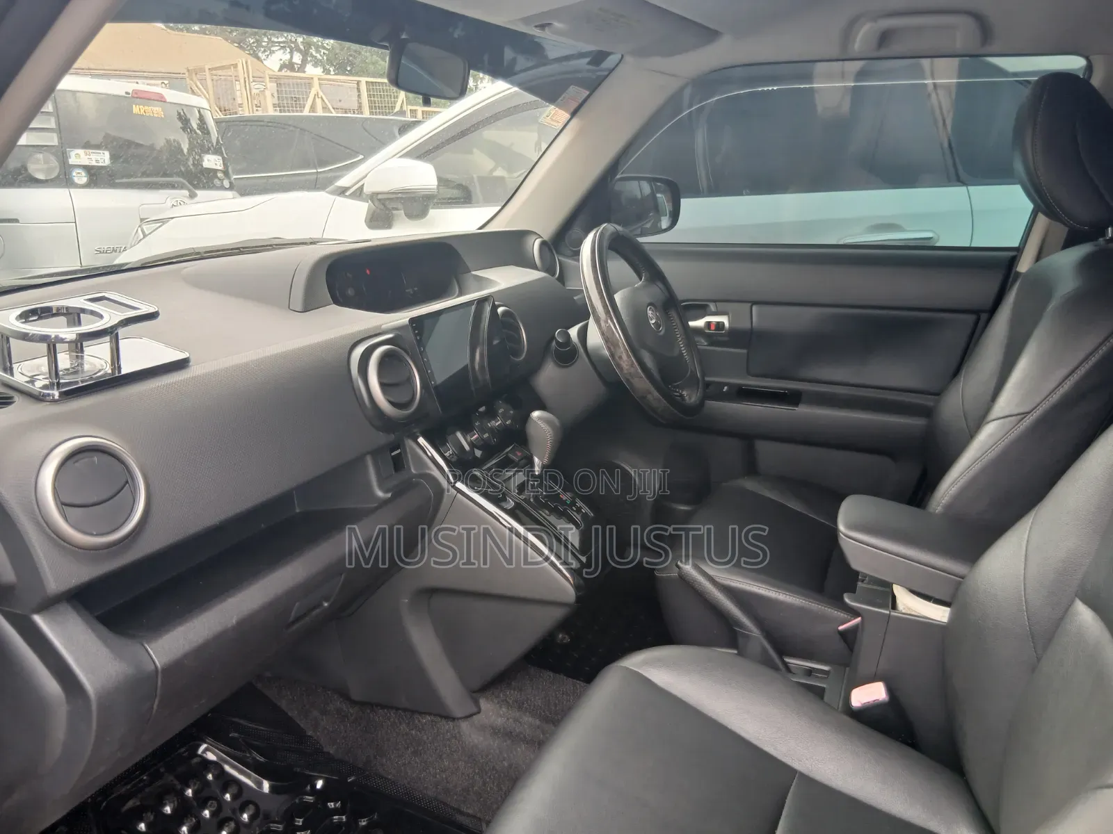 Toyota Corolla Rumion 2011