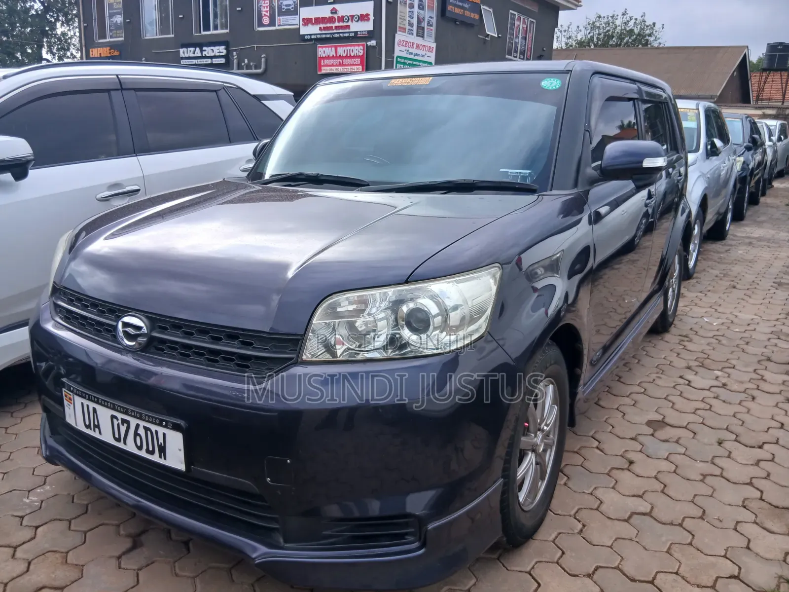 Toyota Corolla Rumion 2011