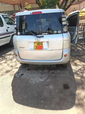 Toyota Sienta 1.5 FWD 2010 Silver