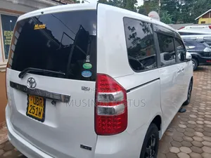 Toyota Noah 2011 White