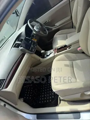 Toyota Premio 2011 Silver