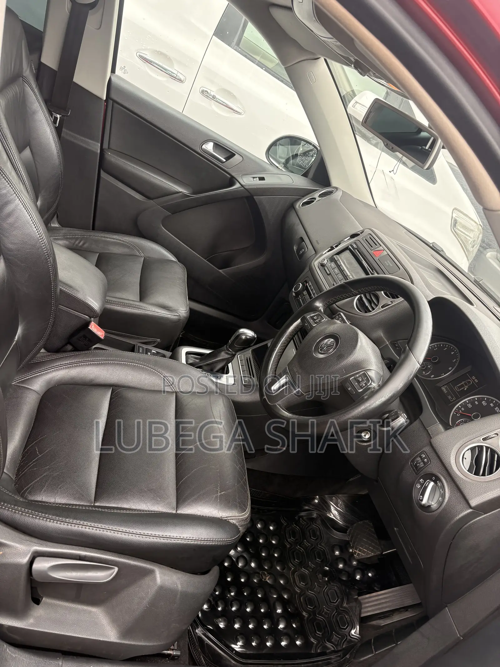 Volkswagen Tiguan 2010 Red