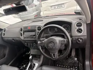 Volkswagen Tiguan 2010 Red