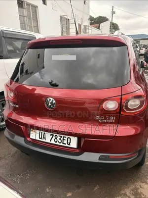 Volkswagen Tiguan 2010 Red