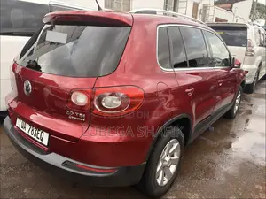 Volkswagen Tiguan 2010 Red