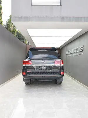 Toyota Land Cruiser 2017 Black
