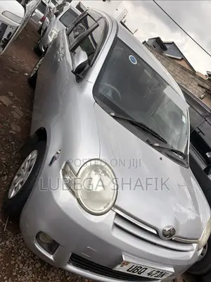 Toyota Sienta 2009 Silver
