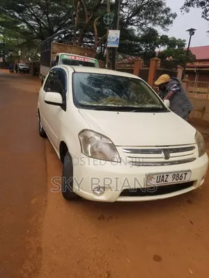 Toyota Raum 1.5 AWD 2006 Gold