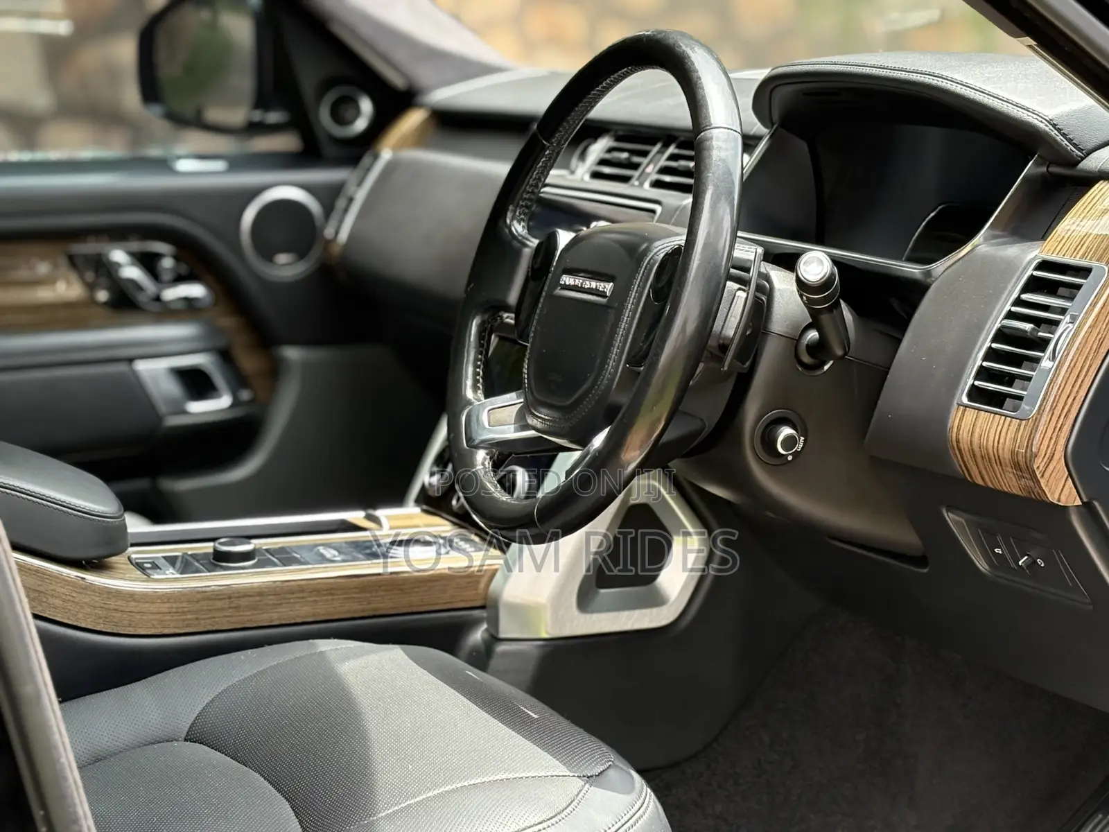 Land Rover Range Rover Vogue 2019 Black