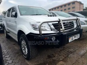 Toyota Hilux 2013 White