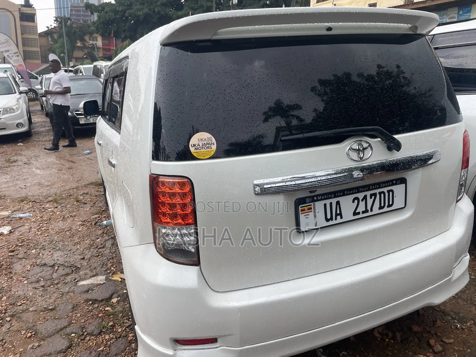 Toyota Corolla Rumion 2011 White