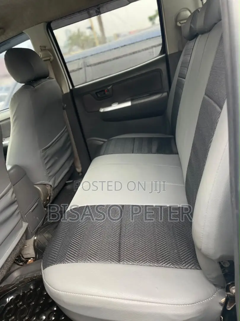 Toyota Hilux 2013 White