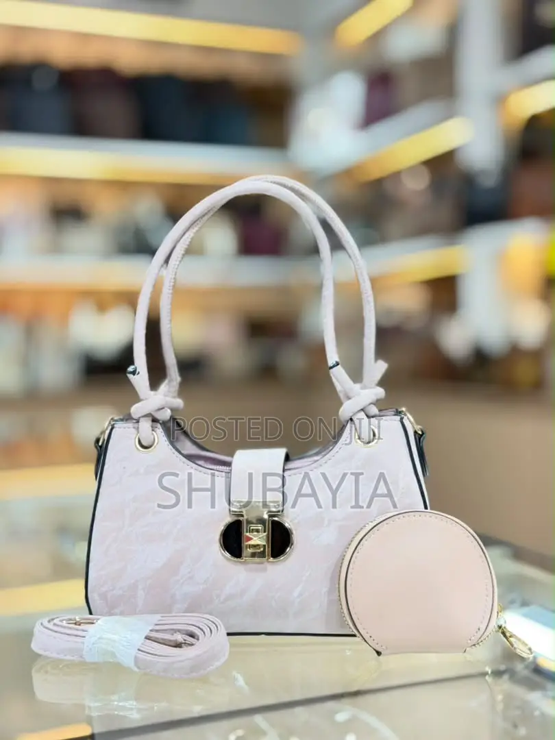 Shoulder Bag With a Coin Bag