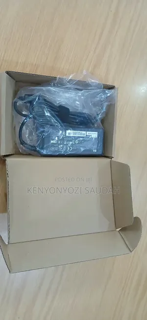 HP 65W Adapters Small Blue Pin