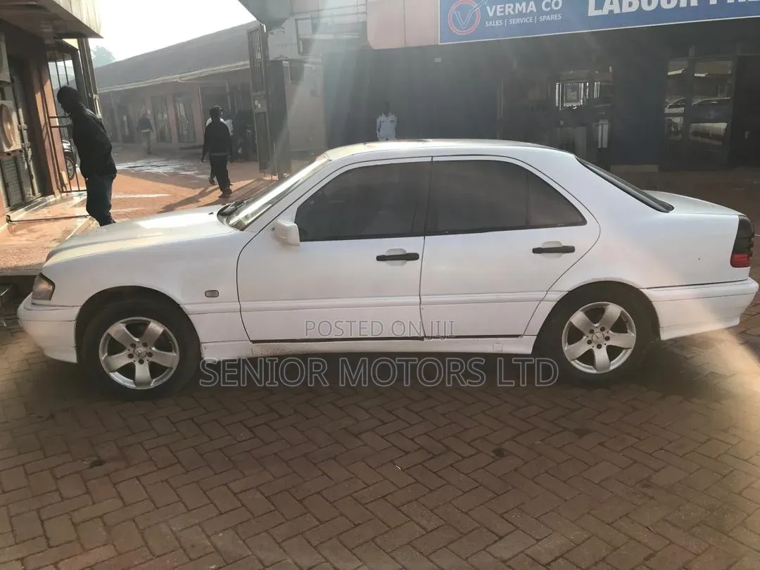 Mercedes-Benz C200 2000 White