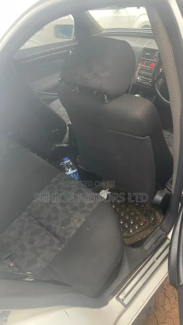Mercedes-Benz C200 2000 White