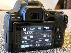 CANON 250D CAMERA With Sound Kit