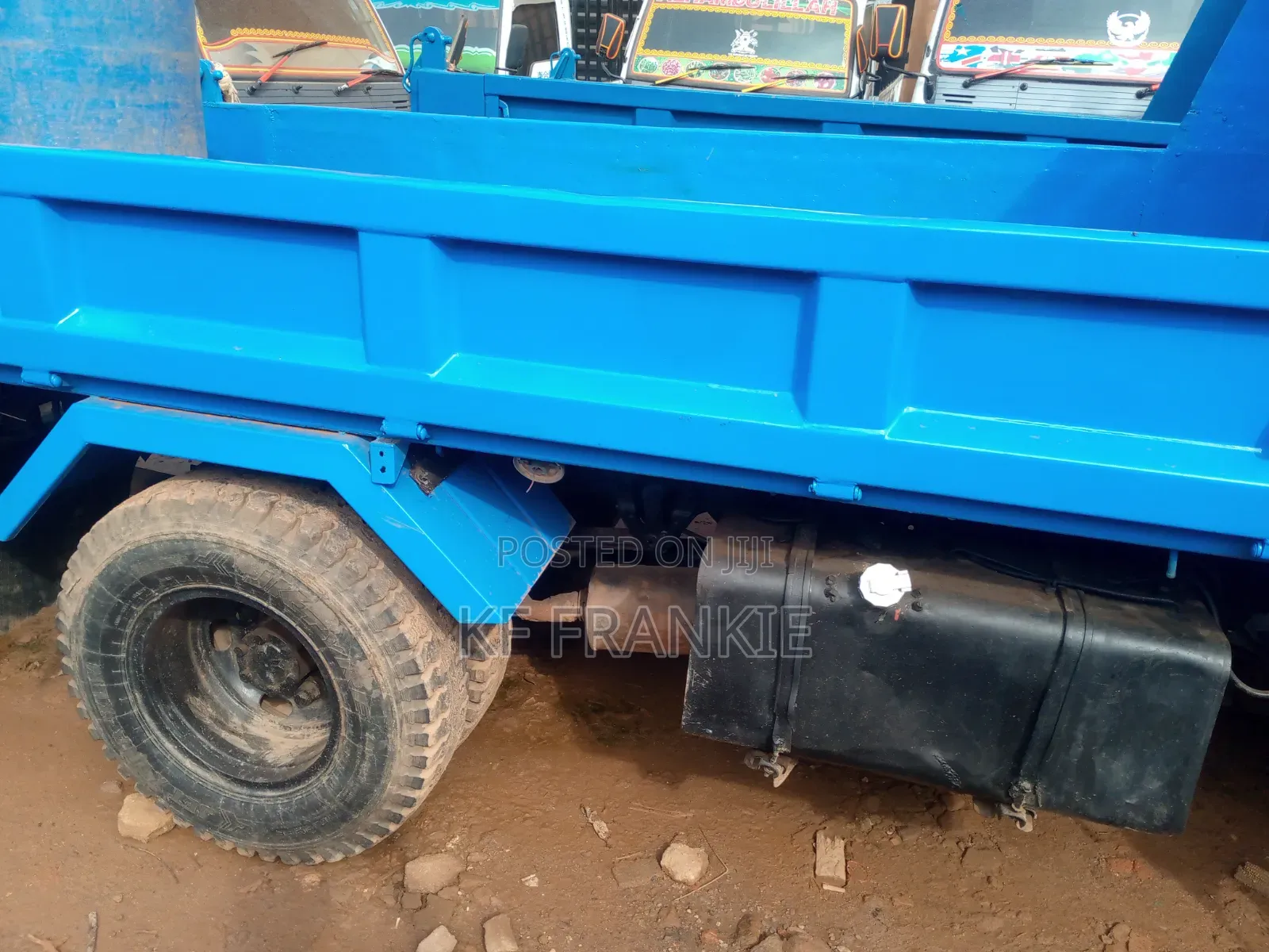 Isuzu Elf Tipper