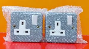 Single and Double Metalic Sockets