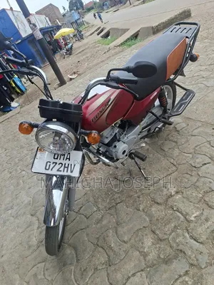 Bajaj Boxer 100 2025 Red