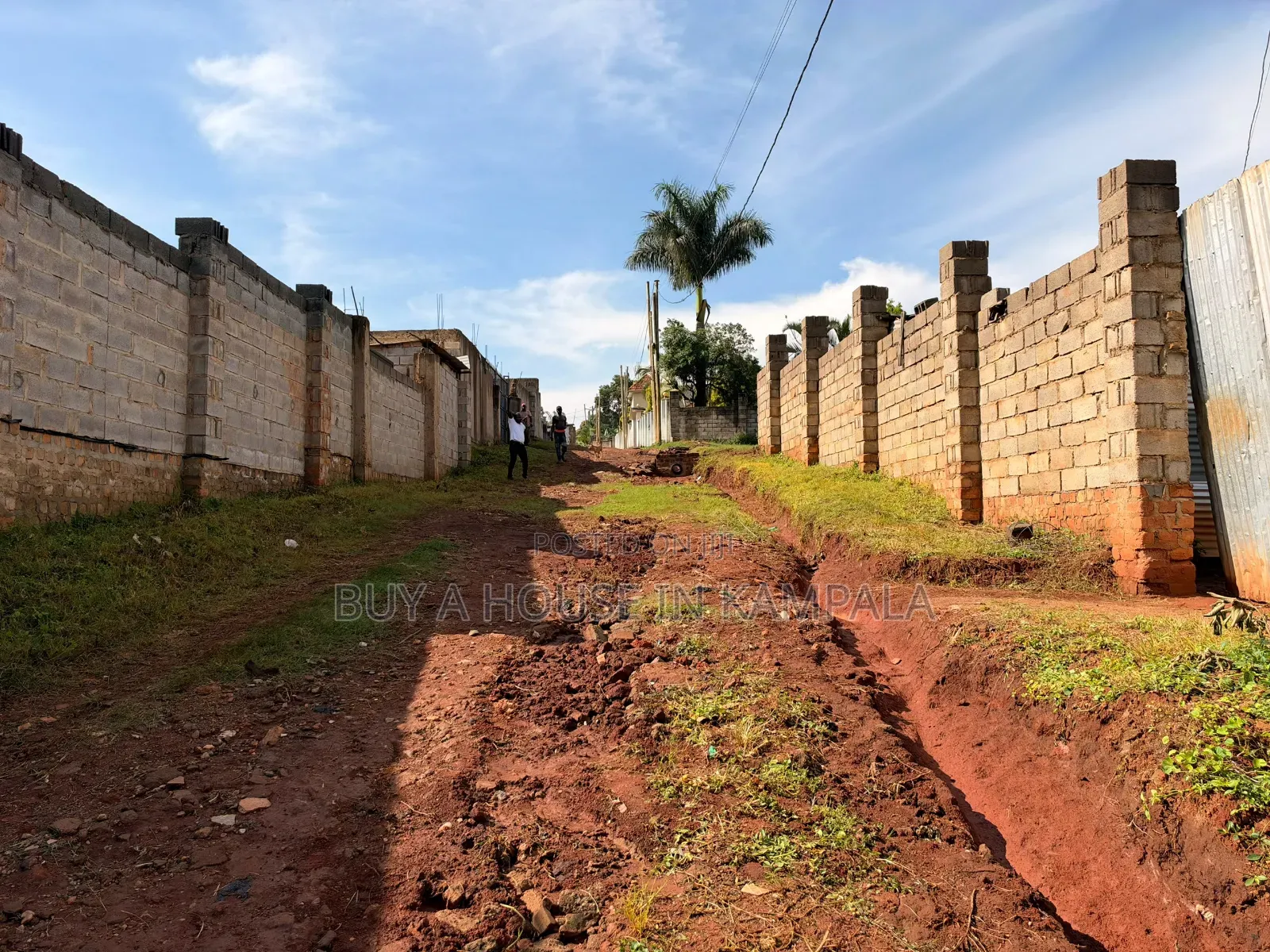 Kira Kito Mamerito Road 12decimals 50×100feet Titled Plot on Sale