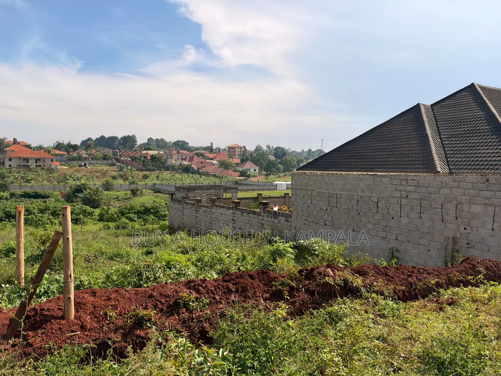 Kira Kito Mamerito Road 12decimals 50×100feet Titled Plot on Sale